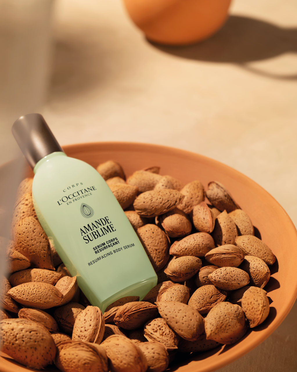 Almond (Amande) Resurfacing Body Serum - Image 2